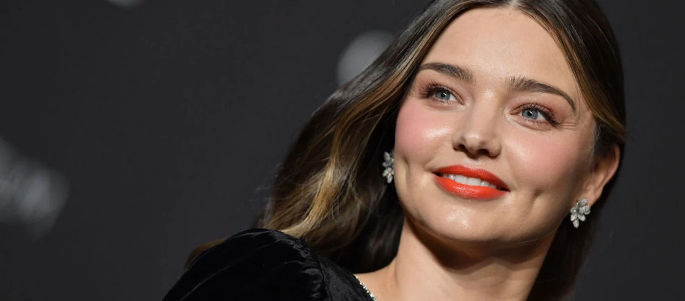 Μαμά για τρίτη φορά η Μιράντα Κερ (βίντεο - φώτο)